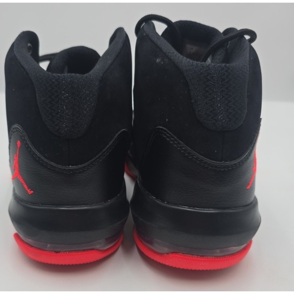 Athletic_Shoes